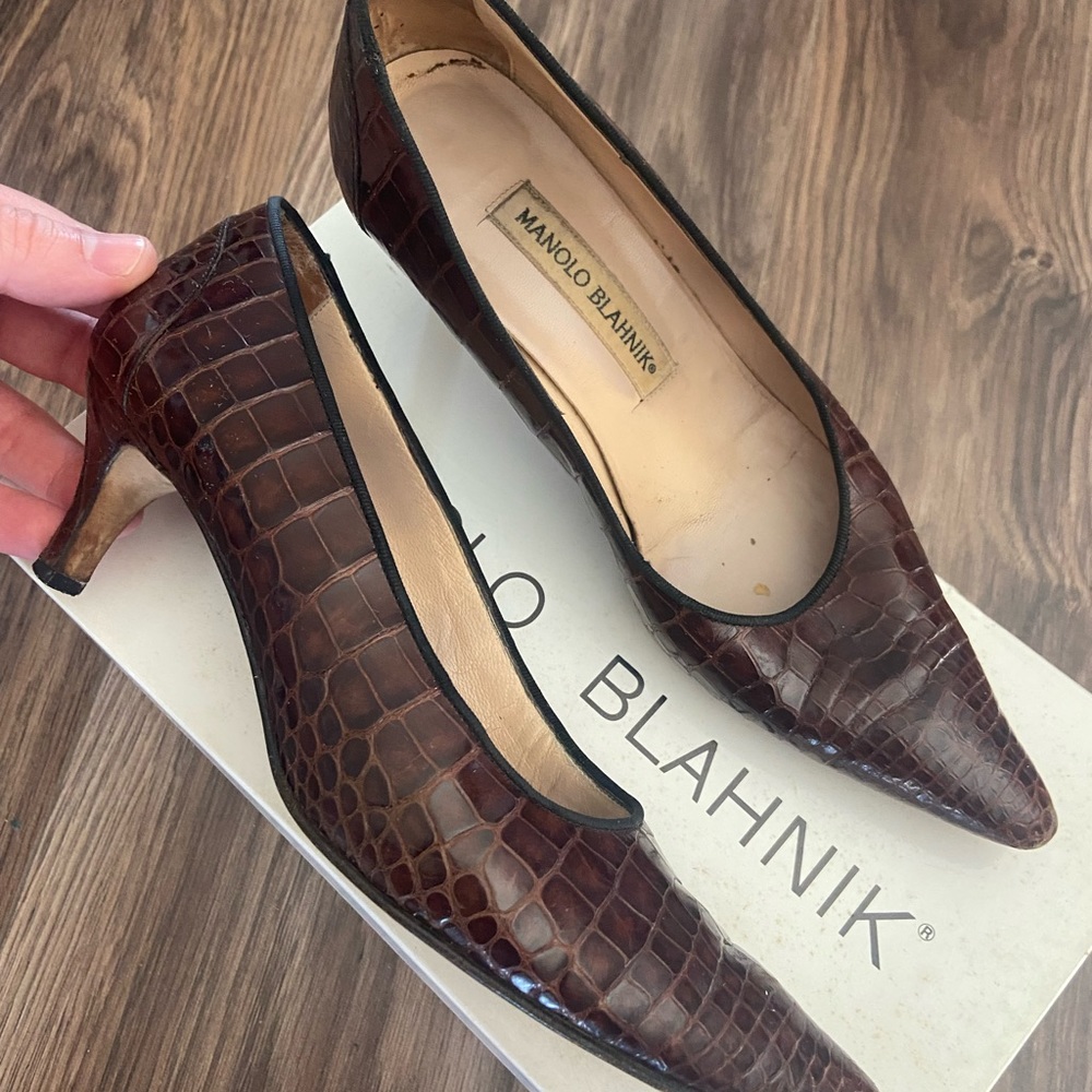Brown short Manolo Blahnik heels
